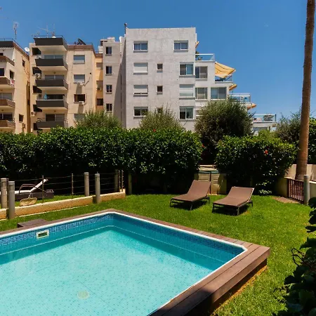 Sanders Ermitage On The Beach - Delightful 1-bedroom With Sea View מלון לימסול