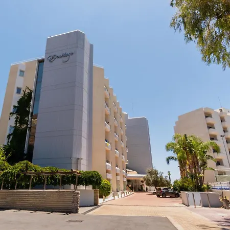 Апартаменты Sanders Ermitage On The Beach - Delightful 1-bedroom With Sea View *