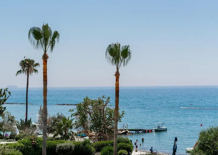 Sanders Ermitage On The Beach - Delightful 1-bedroom With Sea View Λεμεσός