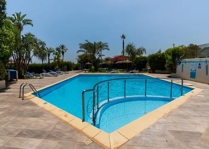 Sanders Ermitage On The Beach - Delightful 1-bedroom With Sea View Lemesos