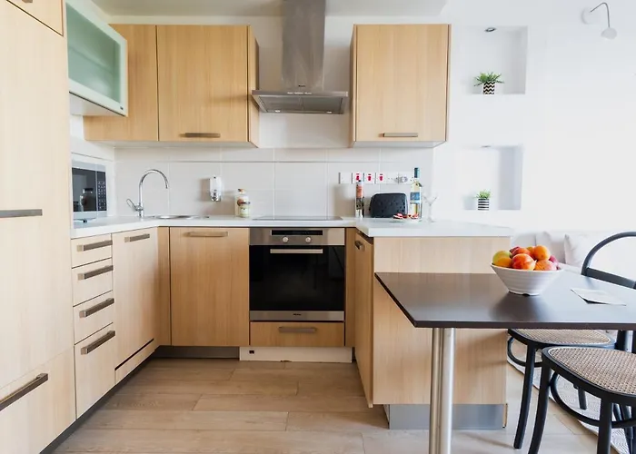 Sanders Ermitage On The Beach - Delightful 1-bedroom With Sea View Lemesos