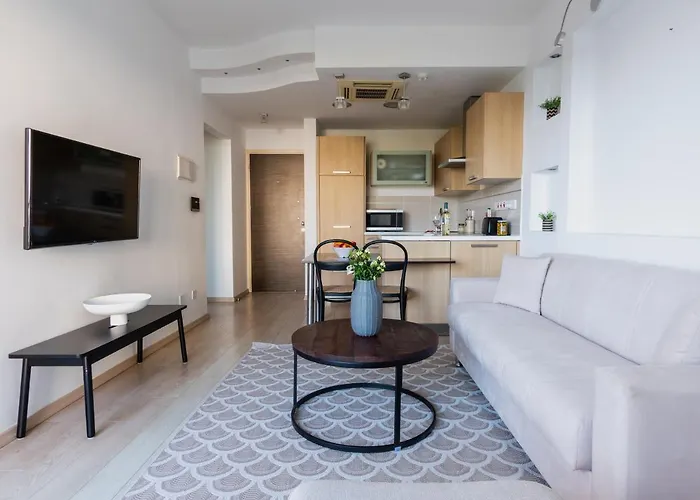 Sanders Ermitage On The Beach - Delightful 1-bedroom With Sea View Lemesos