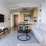 Sanders Ermitage On The Beach - Delightful 1-bedroom With Sea View Limassol
